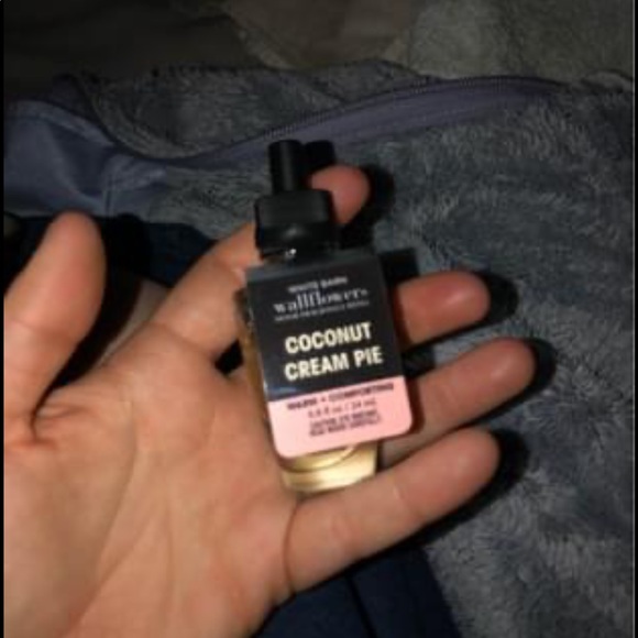 Coconut cream pie - Picture 3 of 3